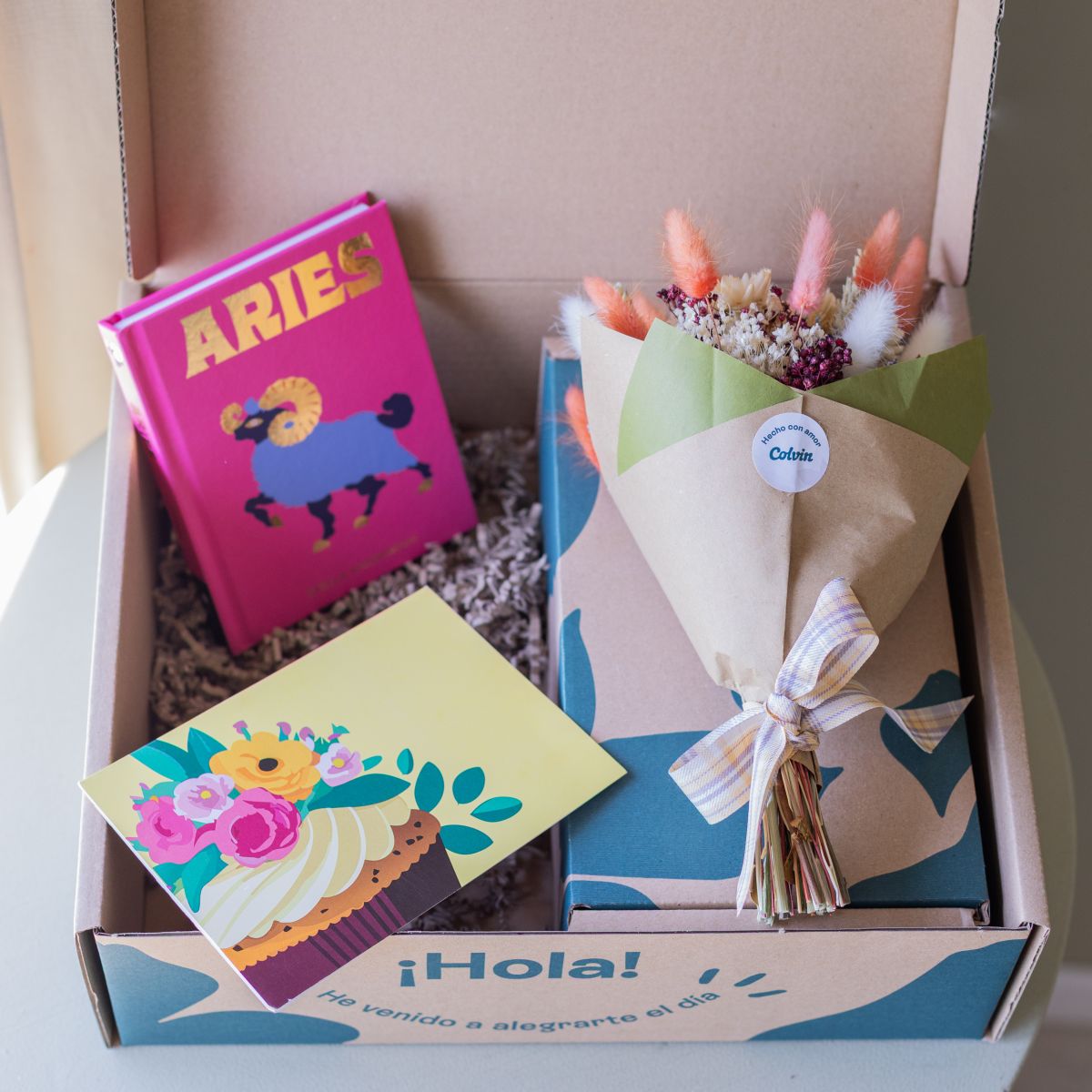 Pack Aries: Libro Horóscopo con Mini Ramo y Tarjeta