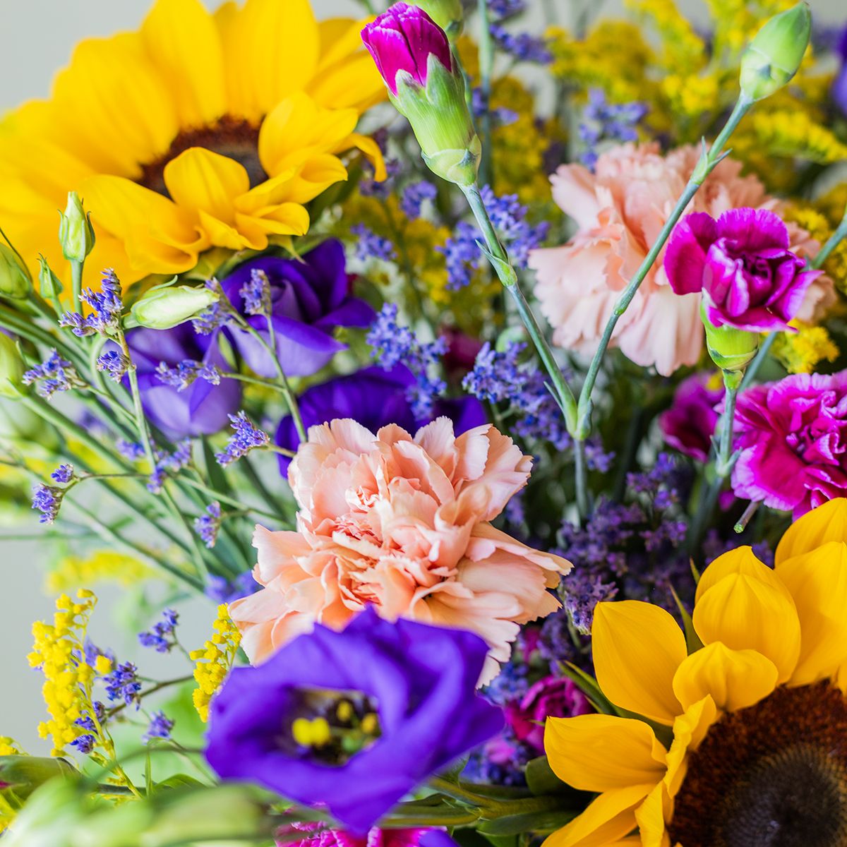 Pack Cumple: Girasoles con Jarrón y Tarjeta