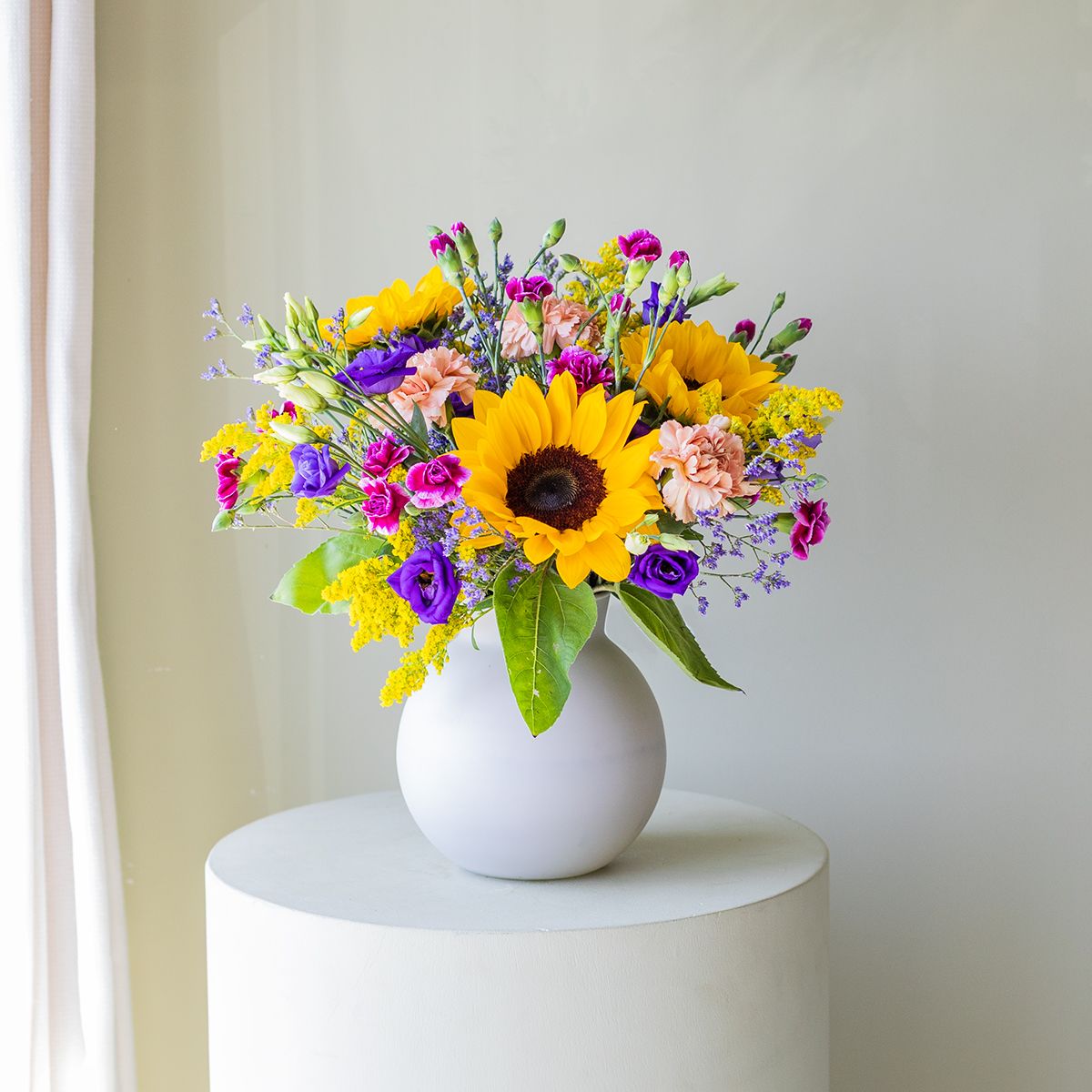 Pack Cumple: Girasoles con Jarrón y Tarjeta