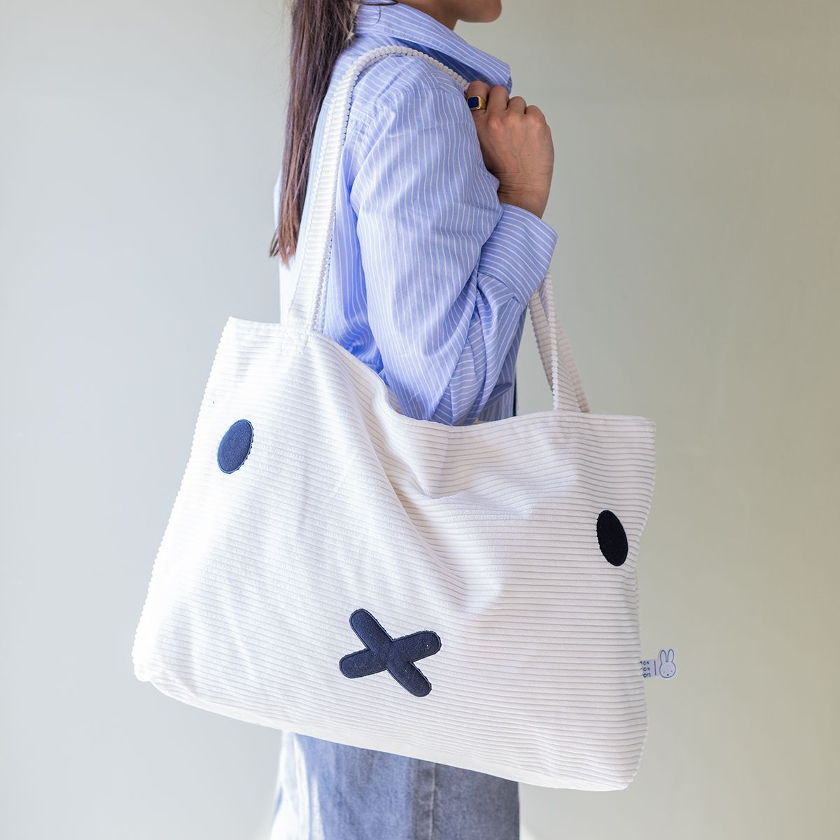 Pack Mamá: Flores, Peluche, Bolsa para Carrito y Tarjeta