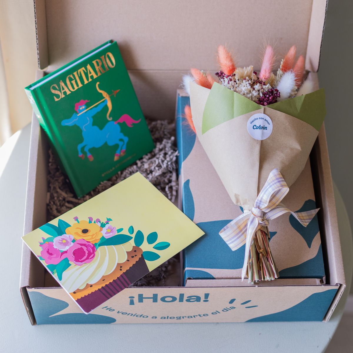 Pack Sagitario: Libro Horóscopo con Mini Ramo  y Tarjeta 