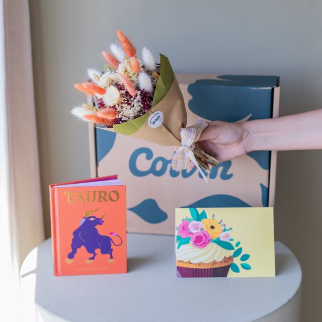 Pack Tauro: Libro Horóscopo con Mini Ramo y Tarjeta