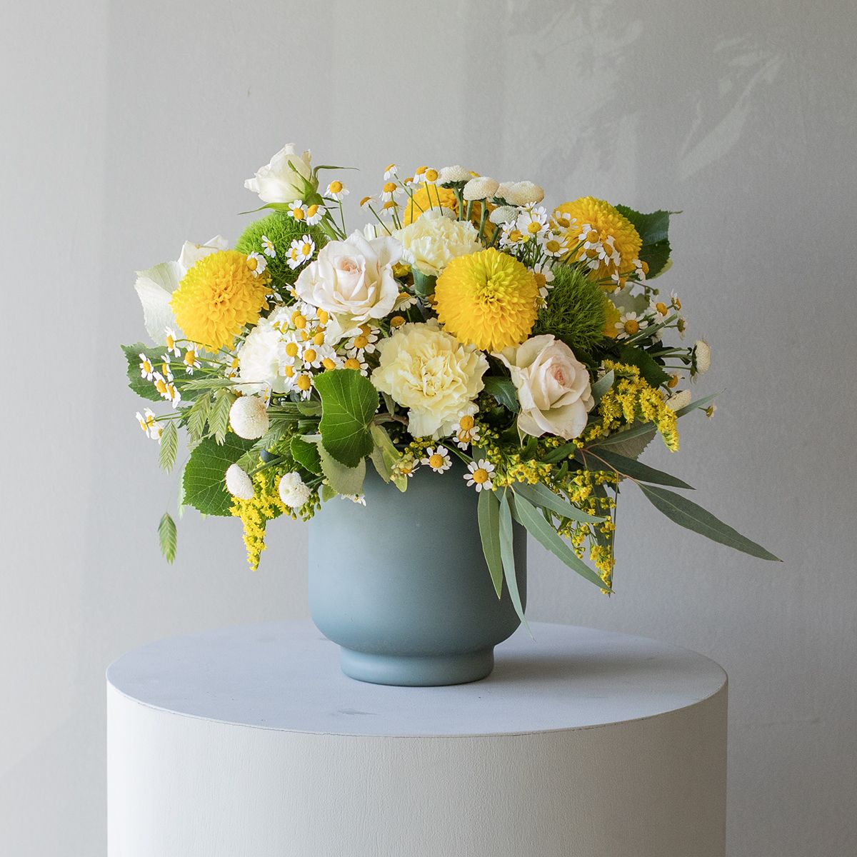 Rio - Jarrón con Rosas y Crisantemos